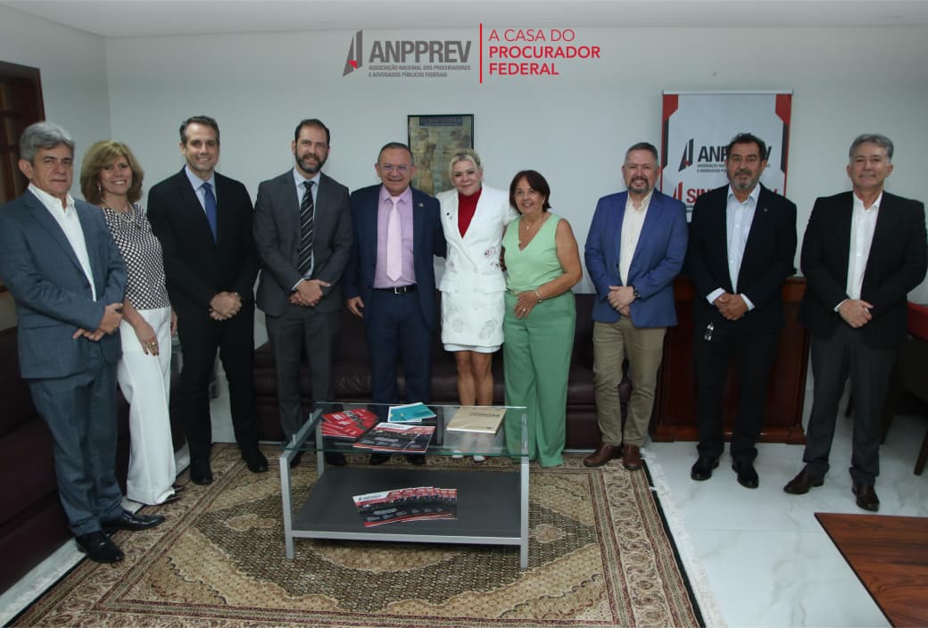 ANPPREV recebe representantes da SGE e da CCAF
